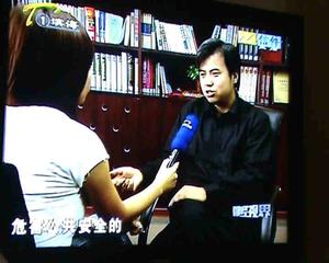 王增强律师长期接受电视台采访，点评社会热点问题